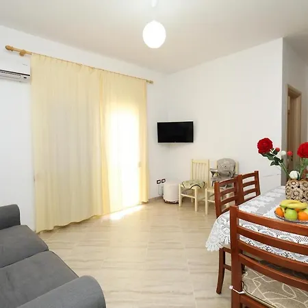 2 Bedroom Apartment,